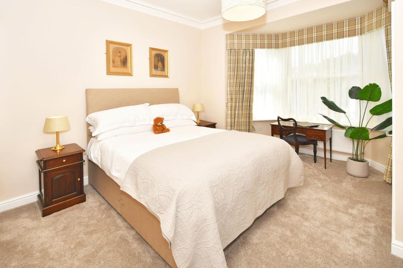 Hotel The Victoria à Newcastle-under-Lyme Extérieur photo