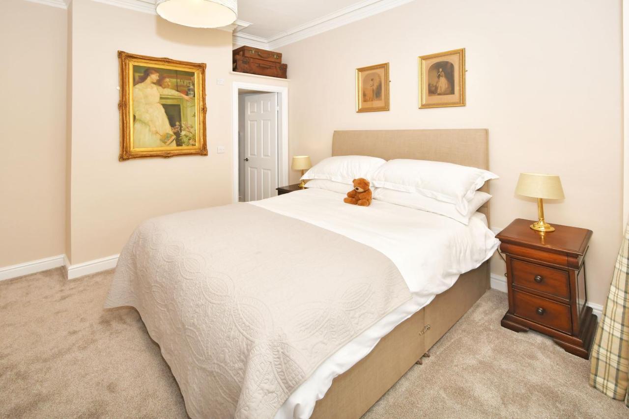 Hotel The Victoria à Newcastle-under-Lyme Extérieur photo